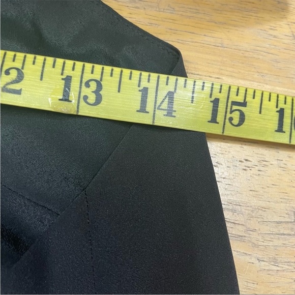 Cutout Black Sleeveless top geometric - Picture 7 of 7